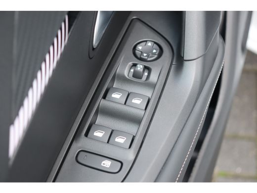 Peugeot 2008 1.2 PURETECH 130PK ALLURE PACK AUTOMAAT / NAVI / LEDER / CLIMA / LED / PDC / 17" LMV / CAMERA / K... ActivLease financial lease