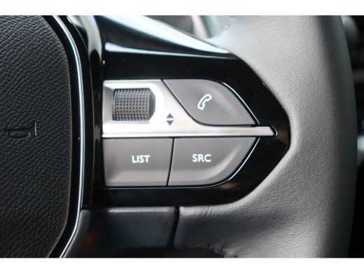 Peugeot 2008 1.2 PURETECH 130PK ALLURE PACK AUTOMAAT / NAVI / LEDER / CLIMA / LED / PDC / 17" LMV / CAMERA / K... ActivLease financial lease