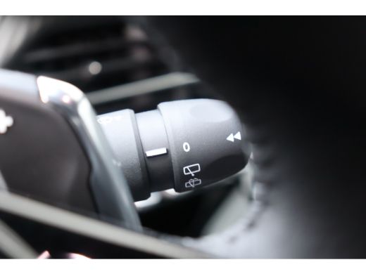 Peugeot 2008 1.2 PURETECH 130PK ALLURE PACK AUTOMAAT / NAVI / LEDER / CLIMA / LED / PDC / 17" LMV / CAMERA / K... ActivLease financial lease