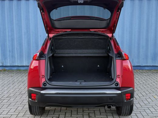 Peugeot 2008 1.2 Allure Pack Verwarmde voorruit | Achteruitrijcamera | Keyless start | Apple Carplay/Android A... ActivLease financial lease