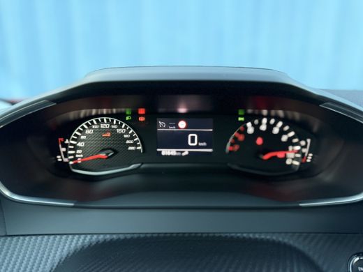 Peugeot 2008 1.2 Allure Pack Verwarmde voorruit | Achteruitrijcamera | Keyless start | Apple Carplay/Android A... ActivLease financial lease