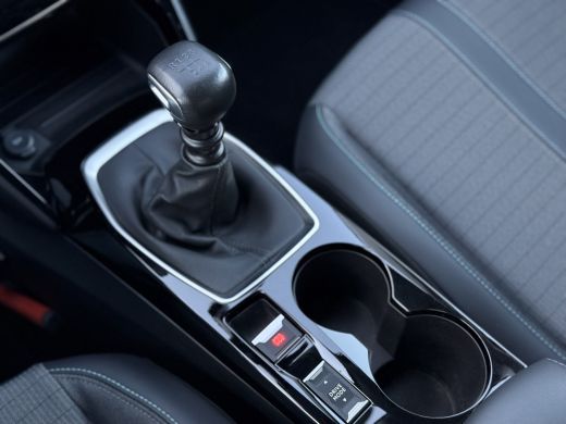 Peugeot 2008 1.2 Allure Pack Verwarmde voorruit | Achteruitrijcamera | Keyless start | Apple Carplay/Android A... ActivLease financial lease