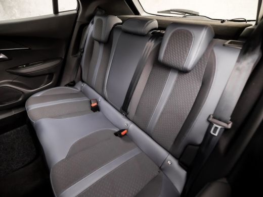 Peugeot 2008 1.2 PureTech Allure Sport (VIRTUAL COCKPIT, APPLE CARPLAY, GROOT NAVI, LEDER, STOELVERWARMING, 36... ActivLease financial lease