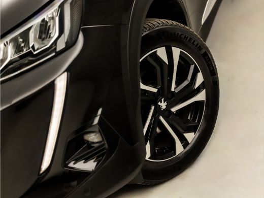 Peugeot 2008 1.2 PureTech Allure Sport (VIRTUAL COCKPIT, APPLE CARPLAY, GROOT NAVI, LEDER, STOELVERWARMING, 36... ActivLease financial lease