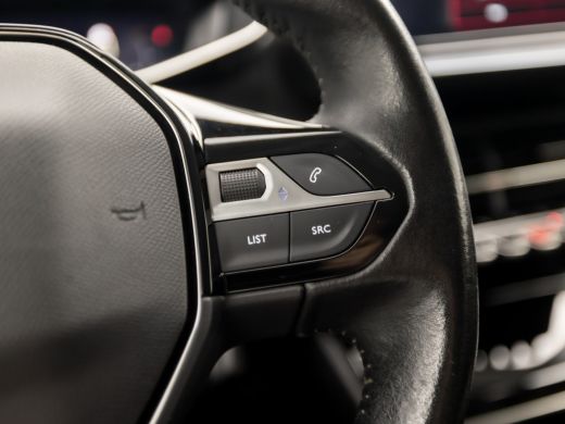 Peugeot 2008 1.2 PureTech Allure Sport (VIRTUAL COCKPIT, APPLE CARPLAY, GROOT NAVI, LEDER, STOELVERWARMING, 36... ActivLease financial lease