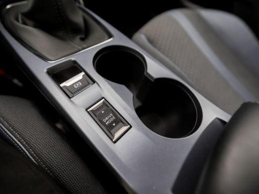 Peugeot 2008 1.2 PureTech Allure Sport (VIRTUAL COCKPIT, APPLE CARPLAY, GROOT NAVI, LEDER, STOELVERWARMING, 36... ActivLease financial lease