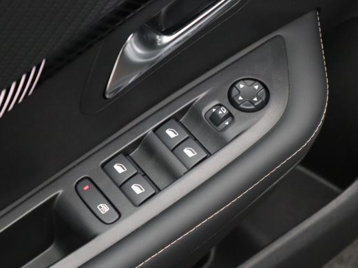 Peugeot 208 1.2 Hybrid 110 e-DCS6 Allure | Achterruitverwarming | Achterspoiler | Apple Carplay/Android Auto|... ActivLease financial lease