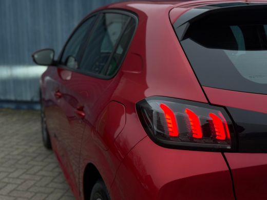 Peugeot 208 1.2 PureTech Allure | Achteruitrijcamera | Apple Carplay/Android Auto|telefoonintegratie premium ... ActivLease financial lease