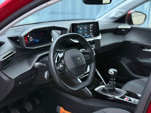 Peugeot 208 1.2 PureTech Allure | Achteruitrijcamera | Apple Carplay/Android Auto|telefoonintegratie premium ... ActivLease financial lease