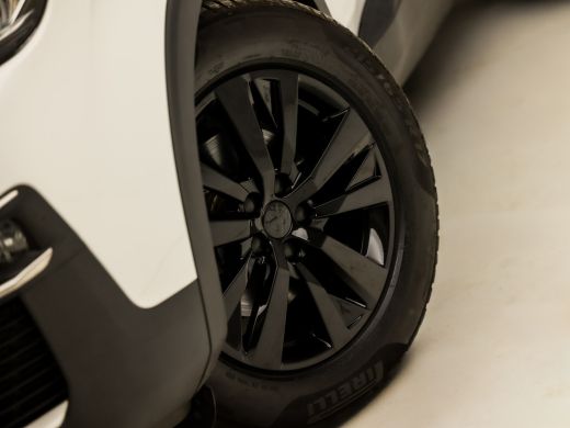 Peugeot 3008 1.2 PureTech Sport (APPLE CARPLAY, GROOT NAVI, LANE ASSIST, GETINT GLAS, SPORTSTOELEN, PARKEERSEN... ActivLease financial lease