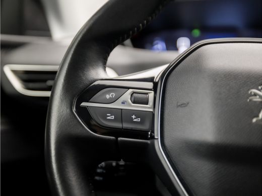 Peugeot 3008 1.2 PureTech Sport (APPLE CARPLAY, GROOT NAVI, LANE ASSIST, GETINT GLAS, SPORTSTOELEN, PARKEERSEN... ActivLease financial lease