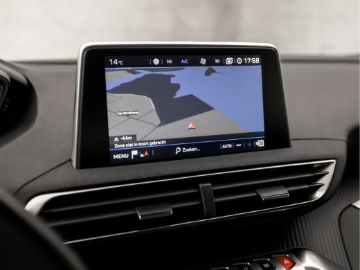 Peugeot 3008 1.2 PureTech Sport (APPLE CARPLAY, GROOT NAVI, LANE ASSIST, GETINT GLAS, SPORTSTOELEN, PARKEERSEN... ActivLease financial lease