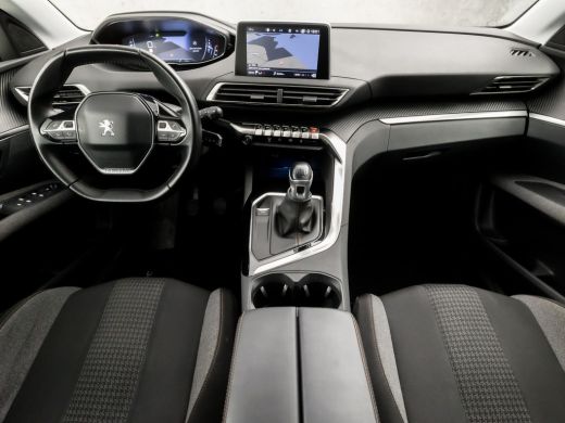 Peugeot 3008 1.2 PureTech Sport (APPLE CARPLAY, GROOT NAVI, LANE ASSIST, GETINT GLAS, SPORTSTOELEN, PARKEERSEN... ActivLease financial lease