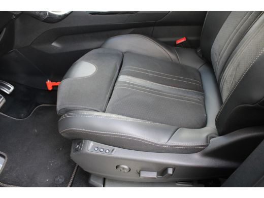 Peugeot 5008 1.2 PureTech Blue Lease GT | Automaat | Navigatie | Camera | Comfortstoelen | Focal | Trekhaak | ... ActivLease financial lease