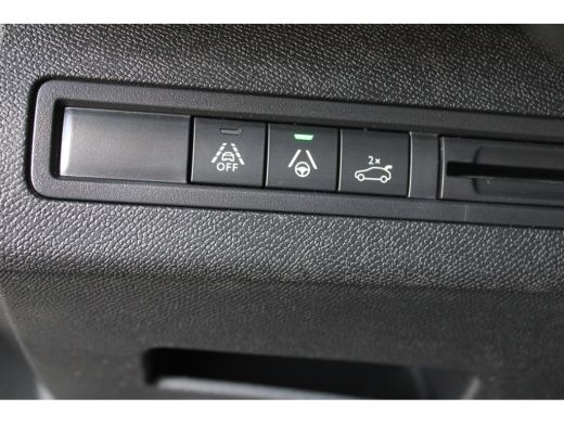 Peugeot 5008 1.2 PureTech Blue Lease GT | Automaat | Navigatie | Camera | Comfortstoelen | Focal | Trekhaak | ... ActivLease financial lease