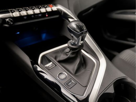 Peugeot 5008 1.2 PureTech Sport 7 Persoons (FACELIFT, APPLE CARPLAY, GROOT NAVI, 360 CAMERA, GETINT GLAS, SPOR... ActivLease financial lease