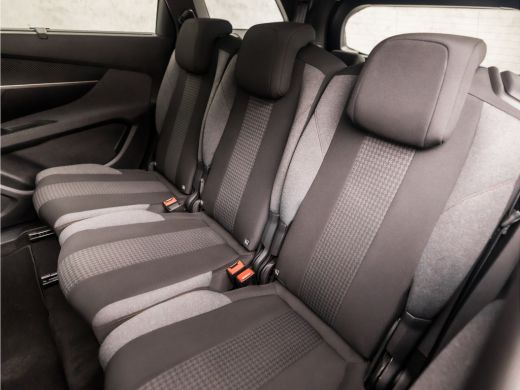 Peugeot 5008 1.2 PureTech Sport 7 Persoons (FACELIFT, APPLE CARPLAY, GROOT NAVI, 360 CAMERA, GETINT GLAS, SPOR... ActivLease financial lease