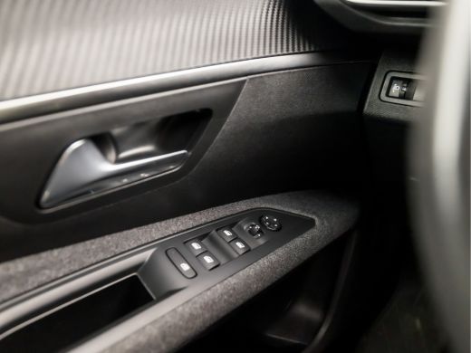 Peugeot 5008 1.2 PureTech Sport 7 Persoons (FACELIFT, APPLE CARPLAY, GROOT NAVI, 360 CAMERA, GETINT GLAS, SPOR... ActivLease financial lease