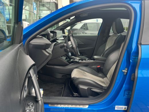 Peugeot e-208 EV GT Pack 50 kWh Panorama Dak | Leder/Alcantara | Digitaal Dashboard | Camera | Stoelverwarming ... ActivLease financial lease