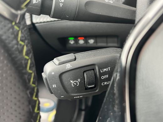 Peugeot e-208 EV GT Pack 50 kWh Panorama Dak | Leder/Alcantara | Digitaal Dashboard | Camera | Stoelverwarming ... ActivLease financial lease