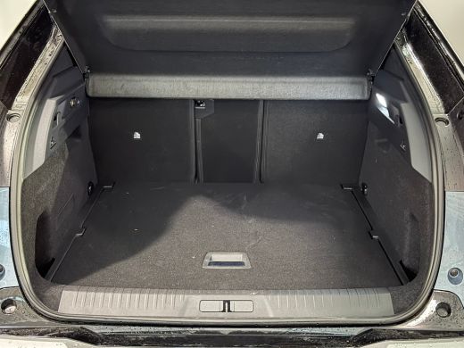 Peugeot e-3008 GT Avantage 210 73 kWh Warmtepomp | Navigatie | Apple Carplay/Android Auto | Alcantara | | 11 kW ... ActivLease financial lease