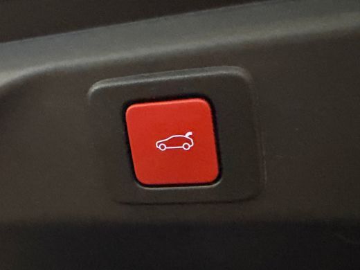 Peugeot e-3008 GT Avantage 210 73 kWh Warmtepomp | Navigatie | Apple Carplay/Android Auto | Alcantara | | 11 kW ... ActivLease financial lease