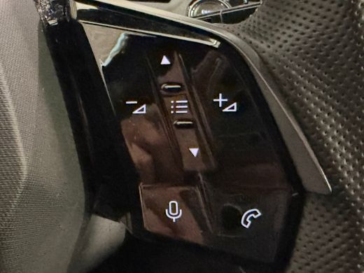 Peugeot e-3008 GT Avantage 210 73 kWh Warmtepomp | Navigatie | Apple Carplay/Android Auto | Alcantara | | 11 kW ... ActivLease financial lease