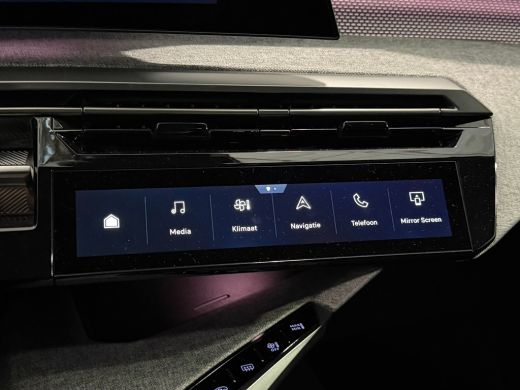 Peugeot e-3008 GT Avantage 210 73 kWh Warmtepomp | Navigatie | Apple Carplay/Android Auto | Alcantara | | 11 kW ... ActivLease financial lease