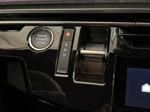 Peugeot e-3008 GT Avantage 210 73 kWh Warmtepomp | Navigatie | Apple Carplay/Android Auto | Alcantara | | 11 kW ... ActivLease financial lease