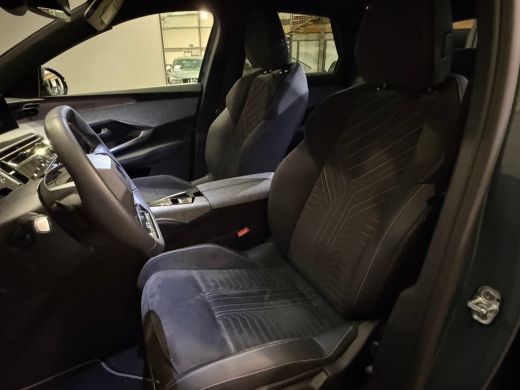 Peugeot e-3008 GT Avantage 210 73 kWh Warmtepomp | Navigatie | Apple Carplay/Android Auto | Alcantara | | 11 kW ... ActivLease financial lease