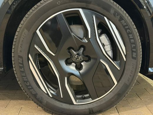 Peugeot e-3008 GT Avantage 210 73 kWh Warmtepomp | Navigatie | Apple Carplay/Android Auto | Alcantara | | 11 kW ... ActivLease financial lease