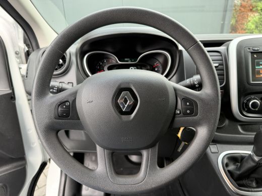 Renault Trafic 2.0 dCi 145 PK AUTOMAAT / L1H1 / 2x SCHUIFDEUR / TREKHAAK / AIRCO / CRUISE / 3-ZITS / LED ActivLease financial lease