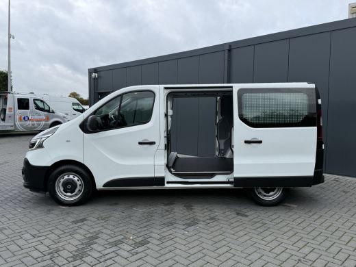 Renault Trafic 2.0 dCi 145 PK AUTOMAAT / L1H1 / 2x SCHUIFDEUR / TREKHAAK / AIRCO / CRUISE / 3-ZITS / LED ActivLease financial lease