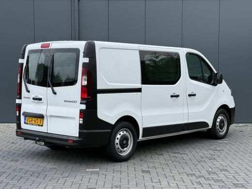 Renault Trafic 2.0 dCi 145 PK AUTOMAAT / L1H1 / 2x SCHUIFDEUR / TREKHAAK / AIRCO / CRUISE / 3-ZITS / LED ActivLease financial lease