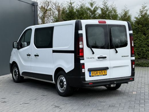 Renault Trafic 2.0 dCi 145 PK AUTOMAAT / L1H1 / 2x SCHUIFDEUR / TREKHAAK / AIRCO / CRUISE / 3-ZITS / LED ActivLease financial lease