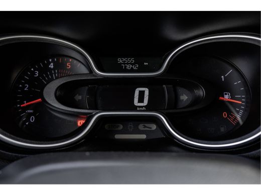 Renault Trafic **2.0 dCi L2H1 | 120 PK | Euro 6 | 5-Persoons | Cruise | Airco | DC** ActivLease financial lease