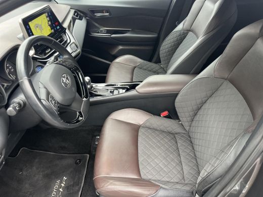 Toyota C-HR 1.8 Hybrid Executive | Navigatie | Parkeersensoren | Keyless entry | Stoelverwarming | ActivLease financial lease