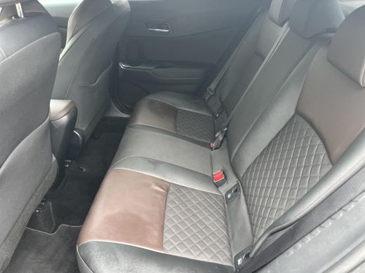 Toyota C-HR 1.8 Hybrid Executive | Navigatie | Parkeersensoren | Keyless entry | Stoelverwarming | ActivLease financial lease