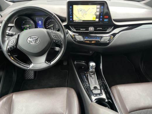 Toyota C-HR 1.8 Hybrid Executive | Navigatie | Parkeersensoren | Keyless entry | Stoelverwarming | ActivLease financial lease