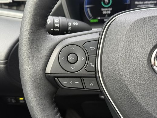 Toyota Corolla Cross Hybrid 140 Style **DODEHOEK DETECTIE/ STOEL EN STUURWIELVERWARMING/ KEYLESS/ GARANTIE** ActivLease financial lease