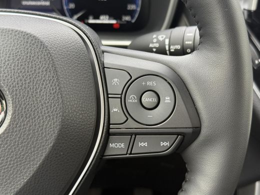 Toyota Corolla Cross Hybrid 140 Style **DODEHOEK DETECTIE/ STOEL EN STUURWIELVERWARMING/ KEYLESS/ GARANTIE** ActivLease financial lease