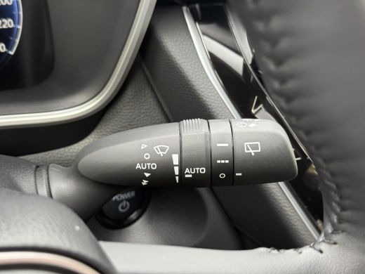 Toyota Corolla Cross Hybrid 140 Style **DODEHOEK DETECTIE/ STOEL EN STUURWIELVERWARMING/ KEYLESS/ GARANTIE** ActivLease financial lease