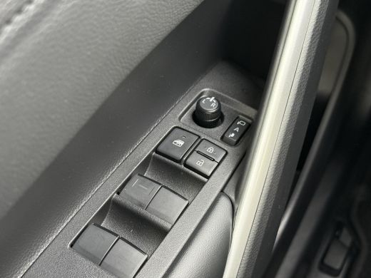 Toyota Corolla Cross Hybrid 140 Style **DODEHOEK DETECTIE/ STOEL EN STUURWIELVERWARMING/ KEYLESS/ GARANTIE** ActivLease financial lease