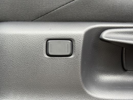 Toyota Corolla Cross Hybrid 140 Style **DODEHOEK DETECTIE/ STOEL EN STUURWIELVERWARMING/ KEYLESS/ GARANTIE** ActivLease financial lease