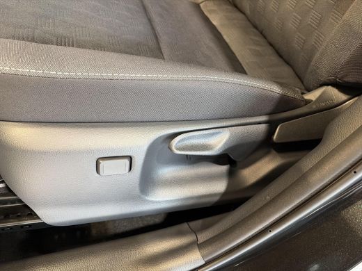 Toyota Yaris 1.5 Hybrid 115 Dynamic Comfort pack ActivLease financial lease