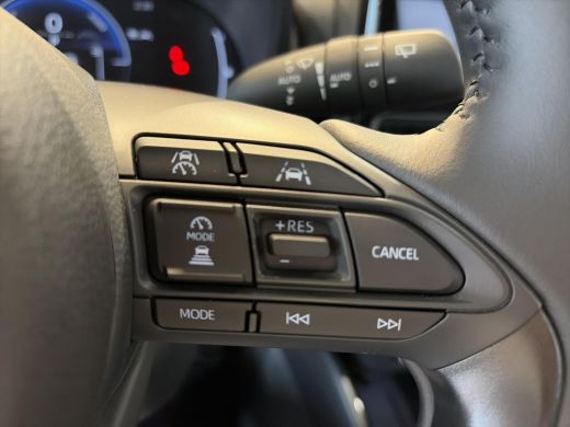 Toyota Yaris 1.5 Hybrid 115 Dynamic Comfort pack ActivLease financial lease