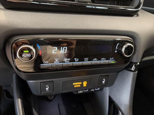 Toyota Yaris 1.5 Hybrid 115 Dynamic Comfort pack ActivLease financial lease