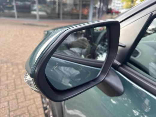 Toyota Yaris Cross 1.5 Hybrid 130 Dynamic Comfort Pack | 06-10141018 Voor meer informatie ActivLease financial lease