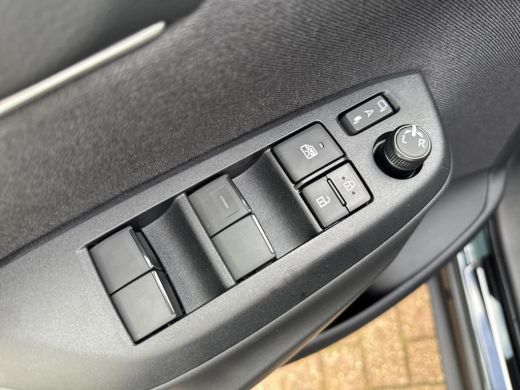 Toyota Yaris Cross 1.5 Hybrid 130 Dynamic Comfort Pack | 06-10141018 Voor meer informatie ActivLease financial lease