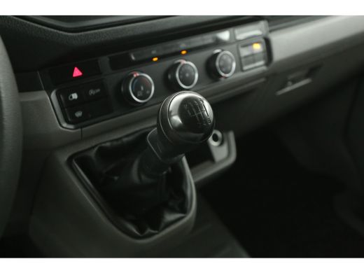 Volkswagen Crafter 30 2.0 TDI 140PK L3H2 | 3000kg Trekgew. | Airco | Cruise | Carplay | Navi | Parkeersens. ActivLease financial lease